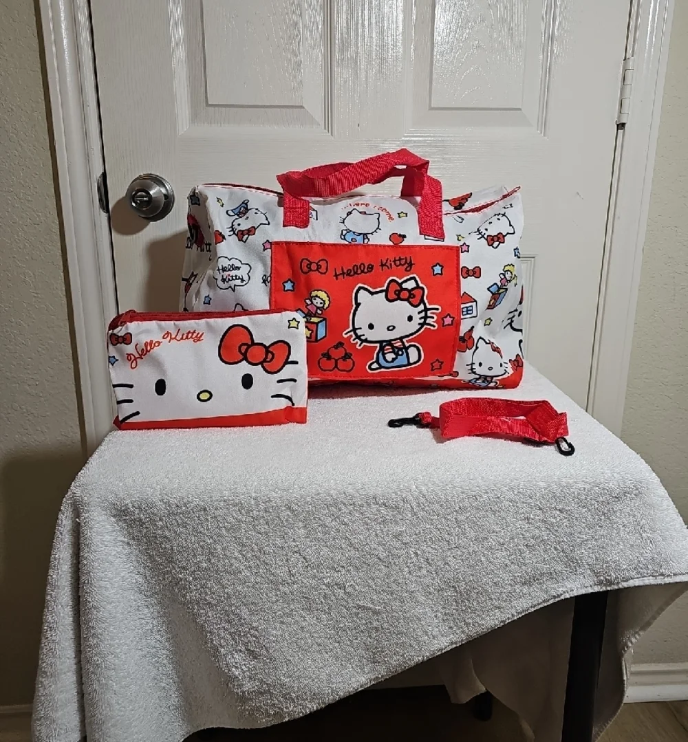 New Sanrio Genuine 2 Pcs Hello Kitty Foldable Duffle Bag and Pouch - Picture 3 of 13